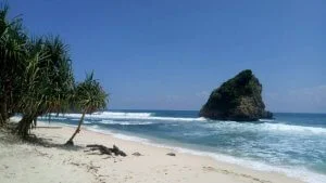 pantai ngudel