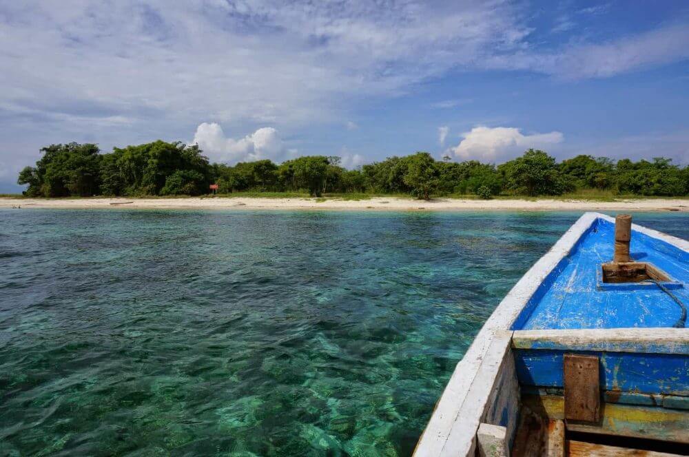 berkeliling di pulau tabuhan