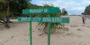 Palang Masuk Pantai Batu Bengkung