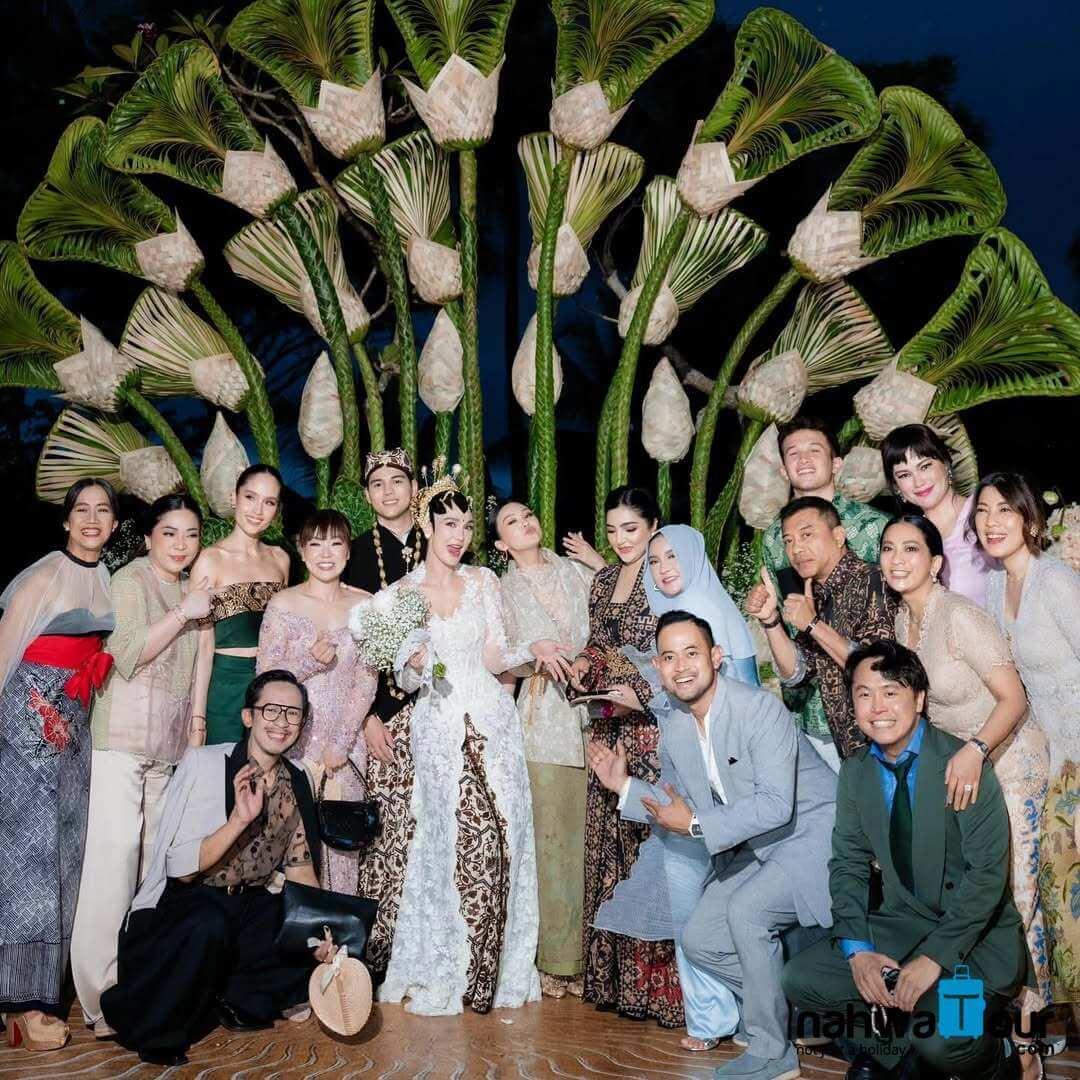 Crazy Rich Malang Siapa Saja