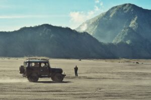 Panduan Lengkap Memilih Paket Wisata Bromo: Tips dan Trik Terbaiknya