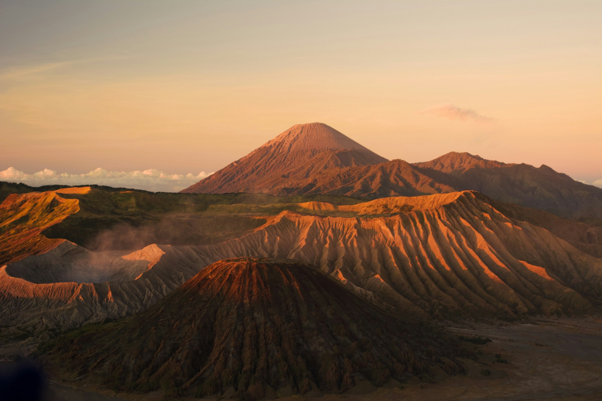 Mengintip Sunrise Bromo dengan Rekomendasi Paket Wisata untuk Pengalaman Maksimal