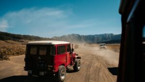 Menjelajah Keindahan Gunung Bromo dengan Paket Wisata Terpopuler Tahun Ini