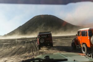 Petualangan Jeep ala Milenial di Jalur Off-road Bromo