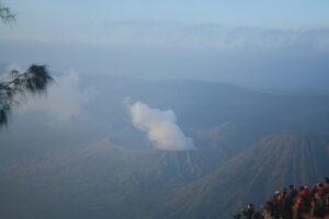 6 Spot Foto Instagramable di Gunung Bromo yang Bikin Feed Kamu Auto Estetik!